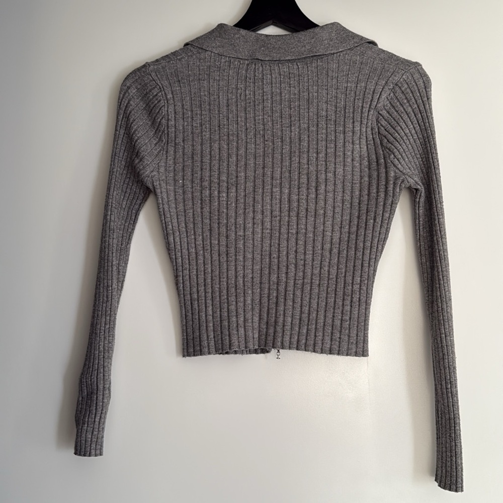 Gray Ribbed Zip-Up Sweater - Picture 4 of 5